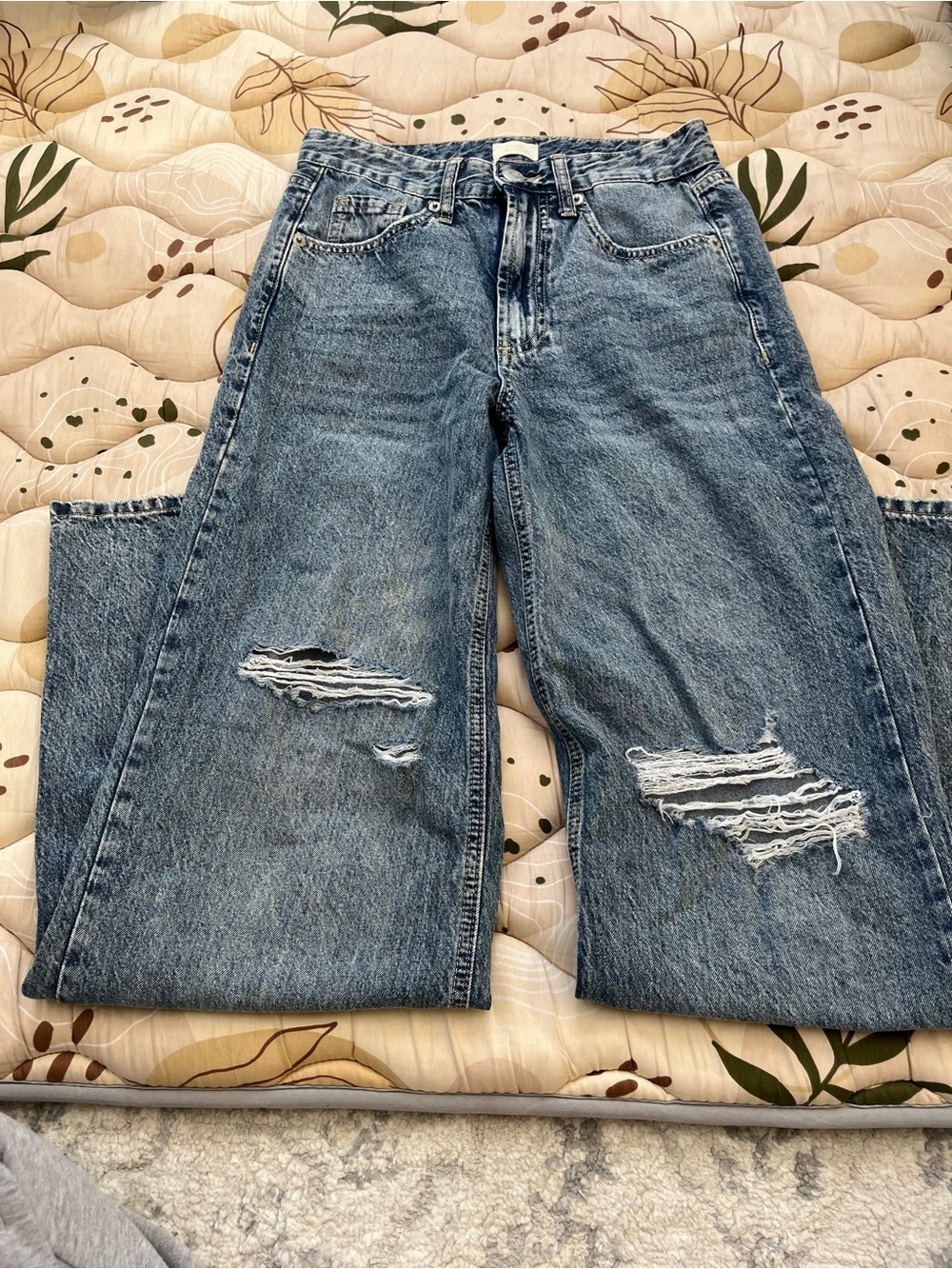 Classic Distressed High-Waist Blue Jeans